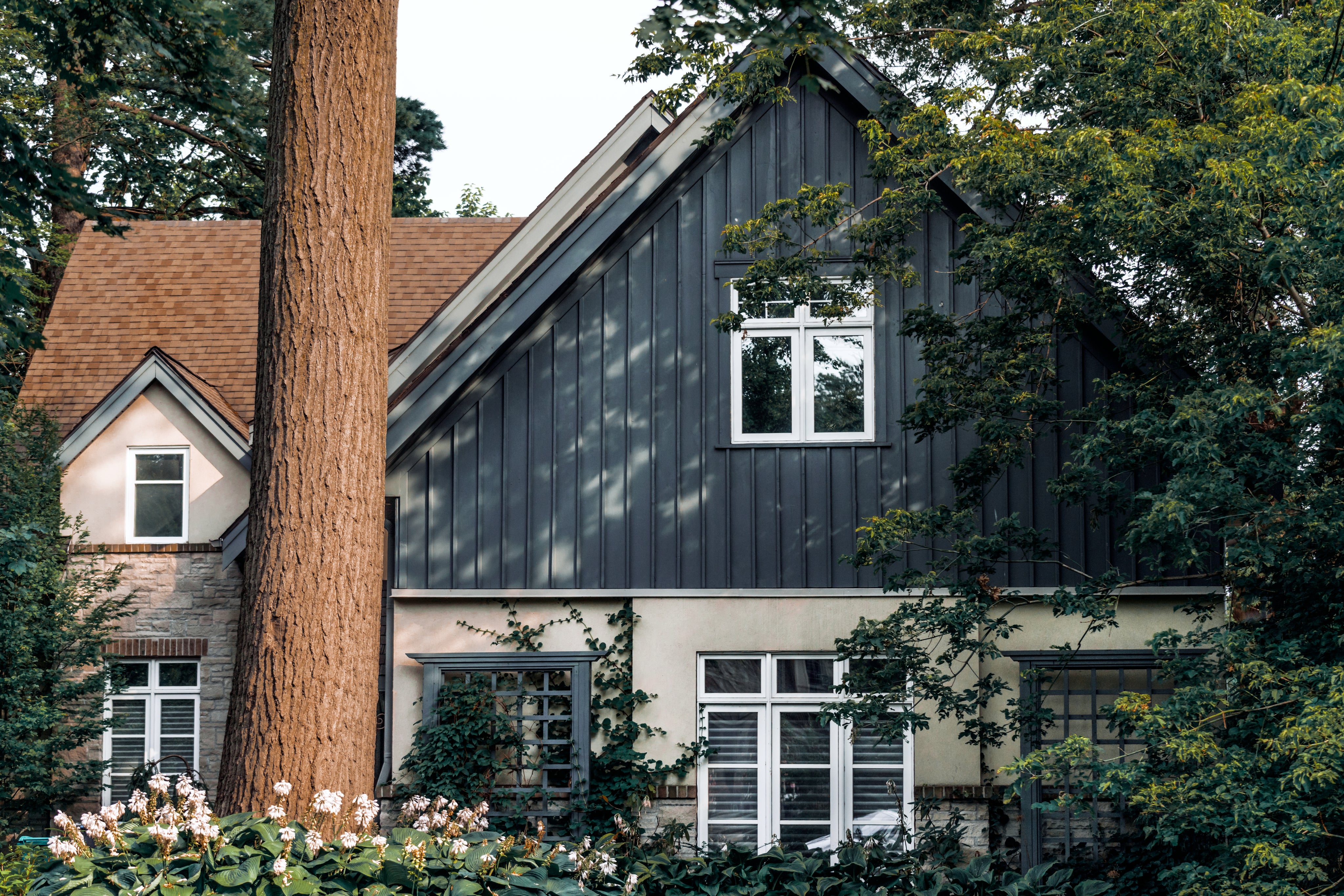 10 Cheap Ideas to Elevate Your Curb Appeal